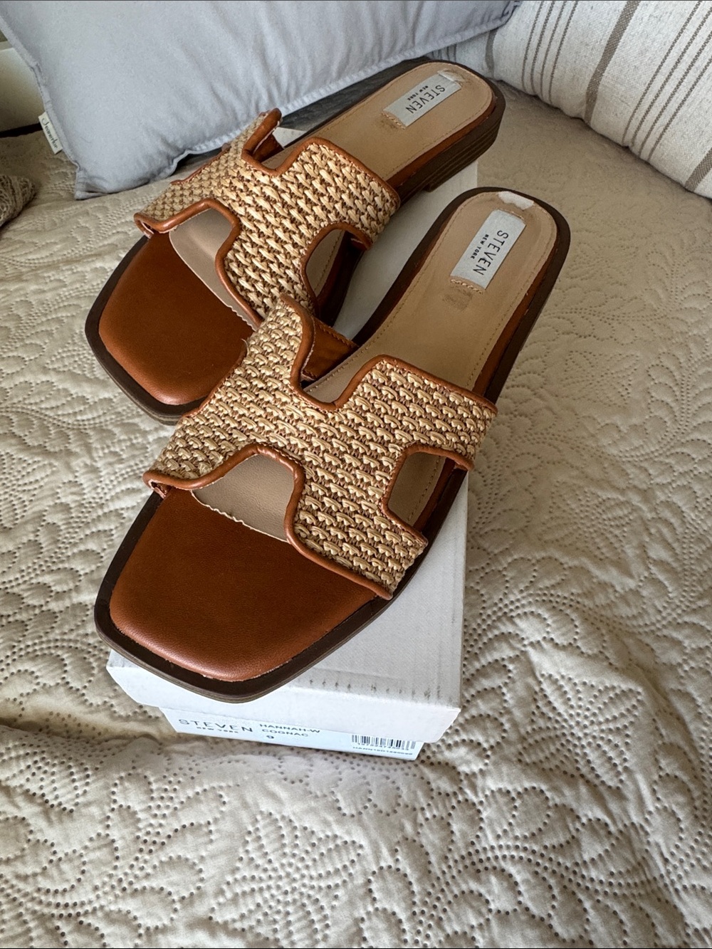 NWOT Steve Madden HANNAH conganc